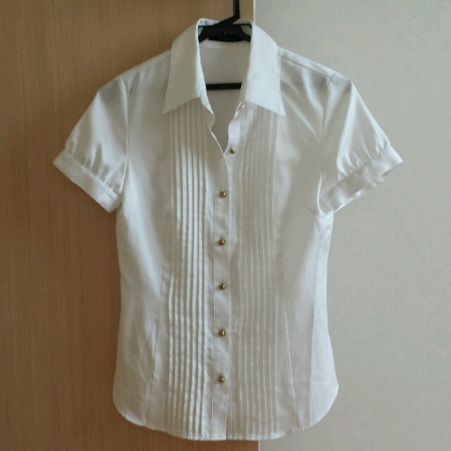 MAYSON GREY(メイソングレイ)のMAYSON GREY白シャツ レディースのトップス(シャツ/ブラウス(半袖/袖なし))の商品写真