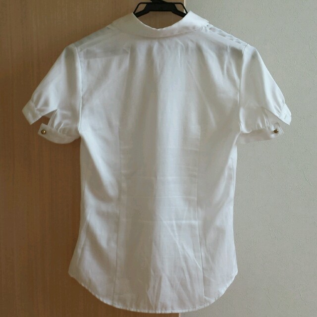 MAYSON GREY(メイソングレイ)のMAYSON GREY白シャツ レディースのトップス(シャツ/ブラウス(半袖/袖なし))の商品写真