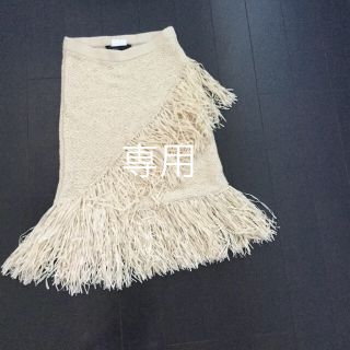 ビーシービージーマックスアズリア(BCBGMAXAZRIA)のBCBGスカート(ひざ丈スカート)