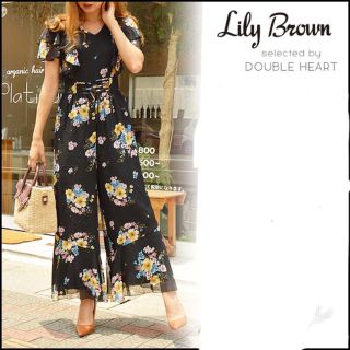 リリーブラウン(Lily Brown)の完売アイテム❤︎lily brown ブーケ柄シフォンロンパース リリーブラウン(オールインワン)