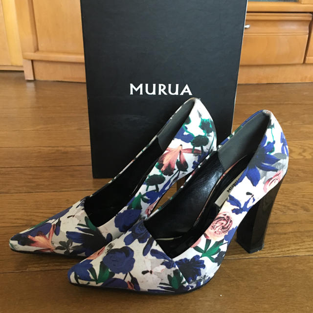 MURUA(ムルーア)のMURUA  スモーキーフラワー柄＊パンプス レディースの靴/シューズ(ハイヒール/パンプス)の商品写真