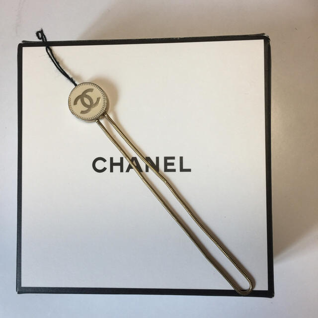 CHANEL(シャネル)のシャネルストラップ  刻印有り スマホ/家電/カメラのスマホアクセサリー(ストラップ/イヤホンジャック)の商品写真