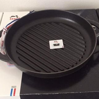 ストウブ(STAUB)の♡値下げ♡♡新品 未使用 ストウブピュアグリル ブラック22cm♡(鍋/フライパン)