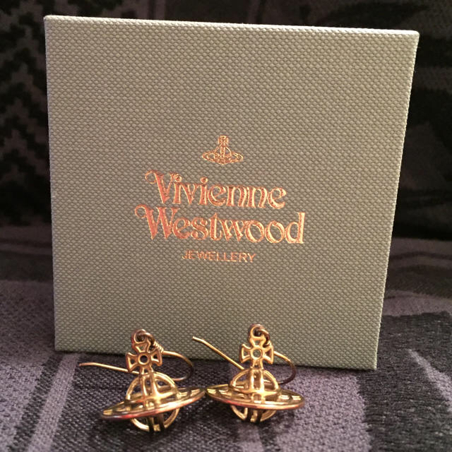 Vivienne Westwood(ヴィヴィアンウエストウッド)の【最終値下】Thin Lines 3D ORB Earrings メンズのアクセサリー(ピアス(両耳用))の商品写真