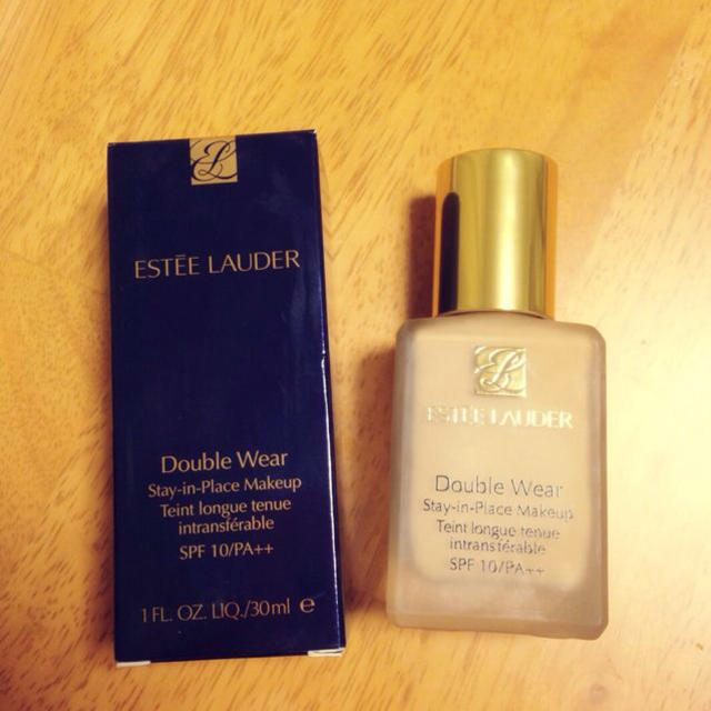 ESTEE LAUDER ファンデ