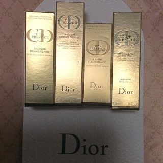 クリスチャンディオール(Christian Dior)のディオールDior最高峰！？プレステージの割とがっつり入った試供品4点セット♪(化粧水/ローション)