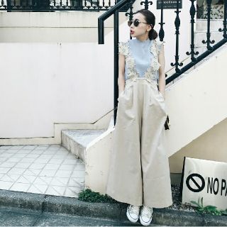 アメリヴィンテージ(Ameri VINTAGE)のMOTIF LACE SUSPENDER PANTS(カジュアルパンツ)