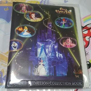 ディズニー(Disney)の新品☆ ワンスアポンアタイム スーベニアメダルコレクションブック (キャラクターグッズ)