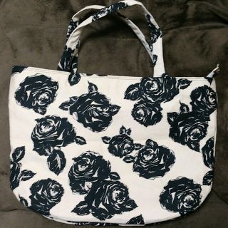 ダチュラ(DaTuRa)の新品 DaTuRa 薔薇柄bag (トートバッグ)