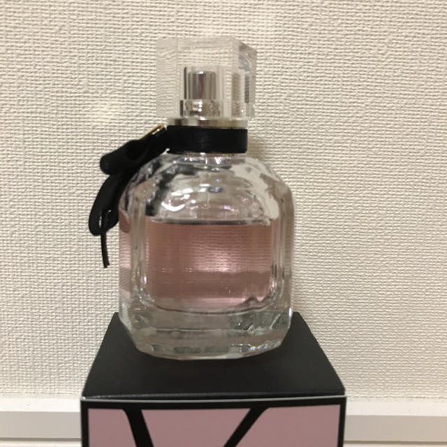 Yves Saint Laurent Beaute(イヴサンローランボーテ)のイヴ・サンローラン MON PARIS 50ml コスメ/美容の香水(香水(女性用))の商品写真