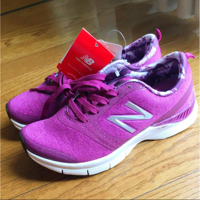 New Balance(ニューバランス)の【新品】ニューバランス ウォーキング シューズ 711 23.5㎝ レディース スポーツ/アウトドアのランニング(シューズ)の商品写真