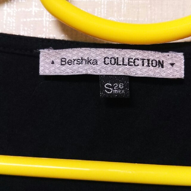 Bershka(ベルシュカ)のBershka Tシャツお値下げ レディースのトップス(Tシャツ(半袖/袖なし))の商品写真