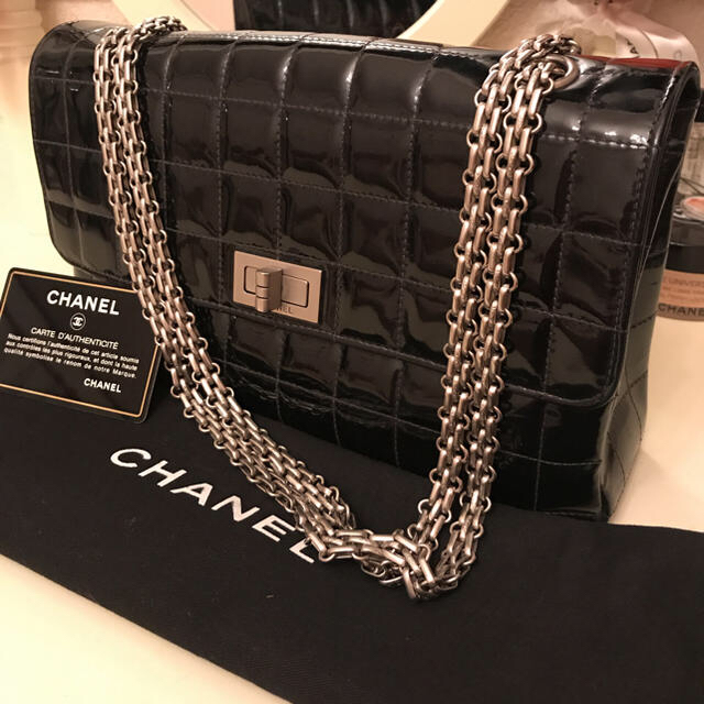 CHANEL - 美品 シャネル 2.55エナメルチョコバーチェーンバッグ