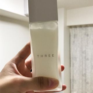 試し塗りのみ THREE バランシング エマルジョン 乳液 ミルク 高保湿