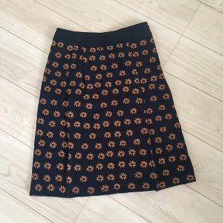 トッカ(TOCCA)のTOCCA 刺繍スカート(ひざ丈スカート)