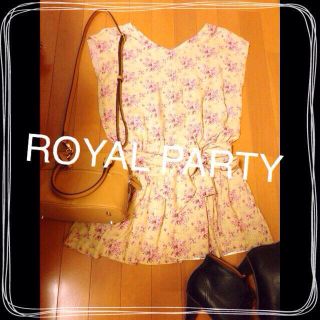 ロイヤルパーティー(ROYAL PARTY)のROIYALPARTY雑誌掲載花柄ワンピ(ミニワンピース)