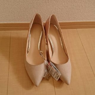 新品！ べージュ、上品なパンプス 23.5cm(ハイヒール/パンプス)