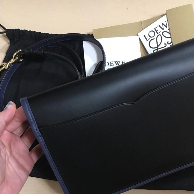 LOEWE(ロエベ)の値下げ ロエベ ショルダー 新品 未使用  レディースのバッグ(ショルダーバッグ)の商品写真