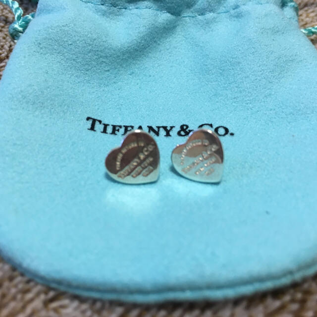 Tiffany & Co. - リターントゥティファニー ミニハートタグピアスの