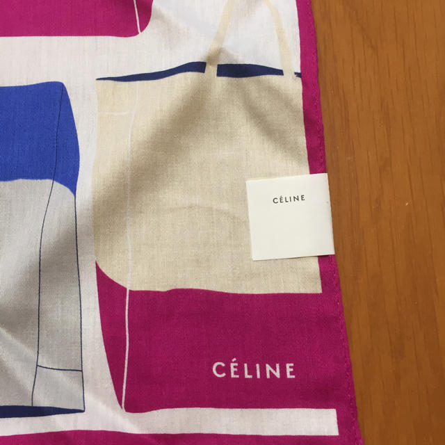 celine(セリーヌ)のmako様専用 値下げ 美品 CELINE 未使用 ハンカチ レディースのファッション小物(ハンカチ)の商品写真