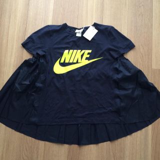 サカイ(sacai)の人気完売レア☆新品L☆sacai×NIKE バックフリルフレアTシャツ ネイビー(Tシャツ(半袖/袖なし))