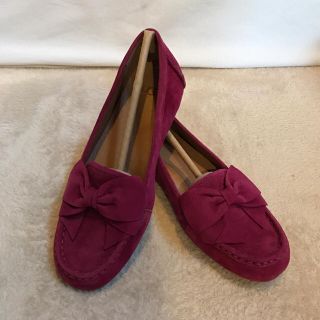 アグ(UGG)のUGG Lilliana スエードフラットシューズ (スリッポン/モカシン)