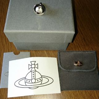 Vivienne Westwood(ストラップ/イヤホンジャック)のフリマ Vivienne Westwood(ストラップ/イヤホンジャック)のフリマ