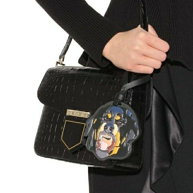 GIVENCHY(ジバンシィ)のジバンシィ ジバンジー  ロットワイラー チャーム キーホルダー レディースのファッション小物(キーホルダー)の商品写真