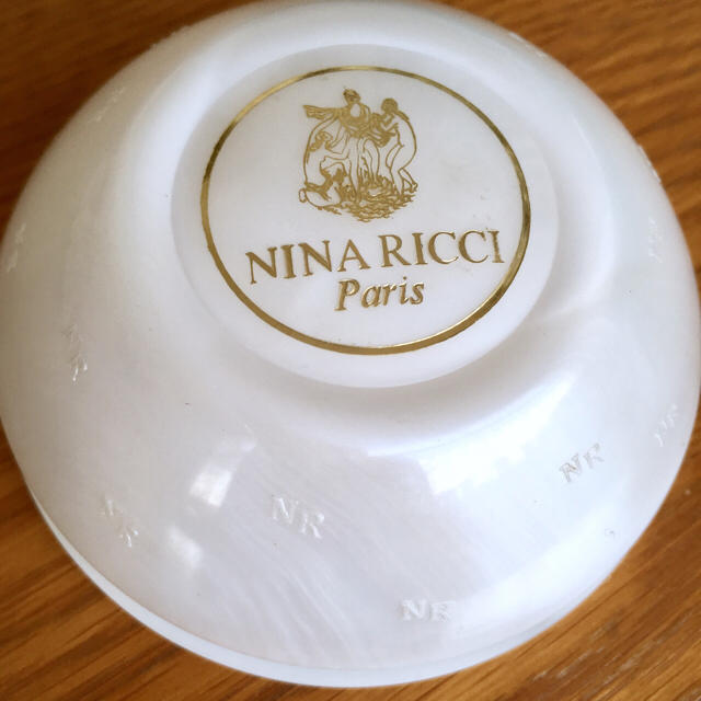 NINA RICCI(ニナリッチ)のお値下げ🌟ニナリッチ レールデュタン ソープ コスメ/美容のボディケア(ボディソープ/石鹸)の商品写真