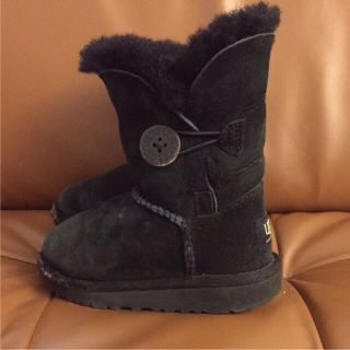 アグ(UGG)のアグの黒のキッズブーツ(ブーツ)