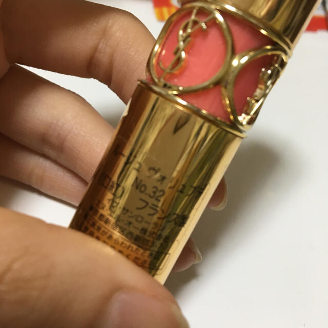 Yves Saint Laurent Beaute(イヴサンローランボーテ)のサンローラン32 コスメ/美容のベースメイク/化粧品(口紅)の商品写真