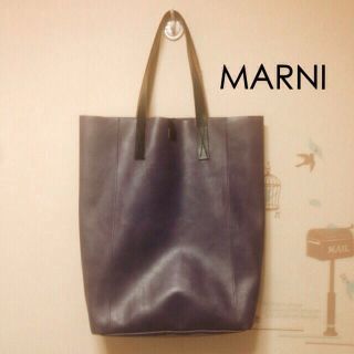 マルニ(Marni)のマルニのトートとポーチセット(トートバッグ)