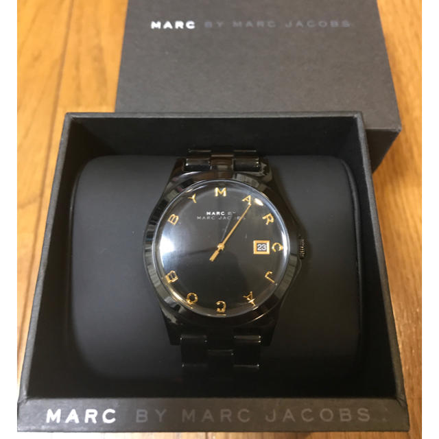 デザイン→文字盤ブラック本日最終値下げ！　MARC JACOBS 腕時計