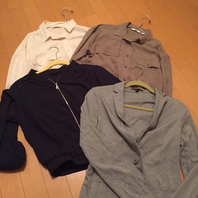 UNIQLO(ユニクロ)のユニクロ 4点セット Sサイズ レディースのトップス(シャツ/ブラウス(長袖/七分))の商品写真