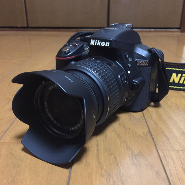 Nikon ダブルズームキット オマケ付きの通販 by ここママ's shop｜ニコンならラクマ - Nikon D5300 再入荷在庫