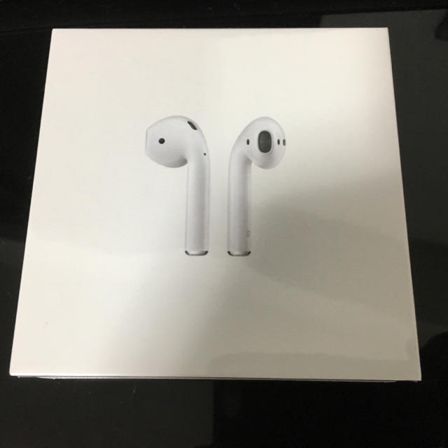 Apple(アップル)のApple AirPods  新品 スマホ/家電/カメラのオーディオ機器(ヘッドフォン/イヤフォン)の商品写真