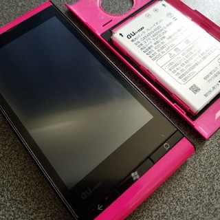 トウシバ(東芝)のau Windows Phone TIS12 マゼンタ (スマートフォン本体)