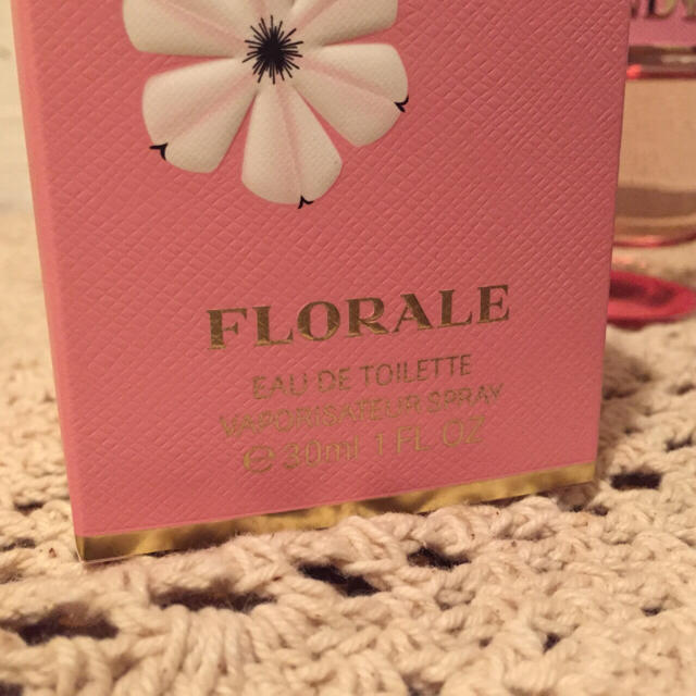 PRADA(プラダ)のPRADA CANDY FLORALE コスメ/美容の香水(香水(女性用))の商品写真