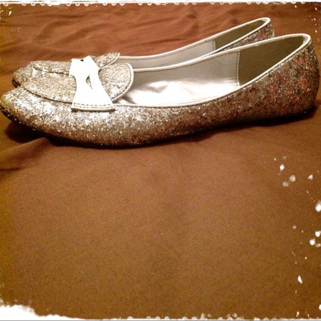JEANASIS(ジーナシス)のジーナシス シルバーグリッターローファー レディースの靴/シューズ(ハイヒール/パンプス)の商品写真