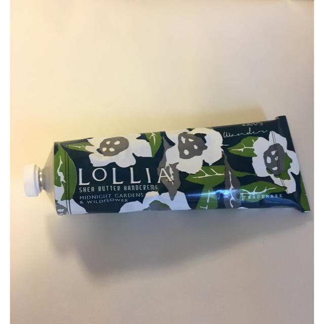lollia ハンドクリーム ワンダーの香り コスメ/美容のボディケア(ハンドクリーム)の商品写真