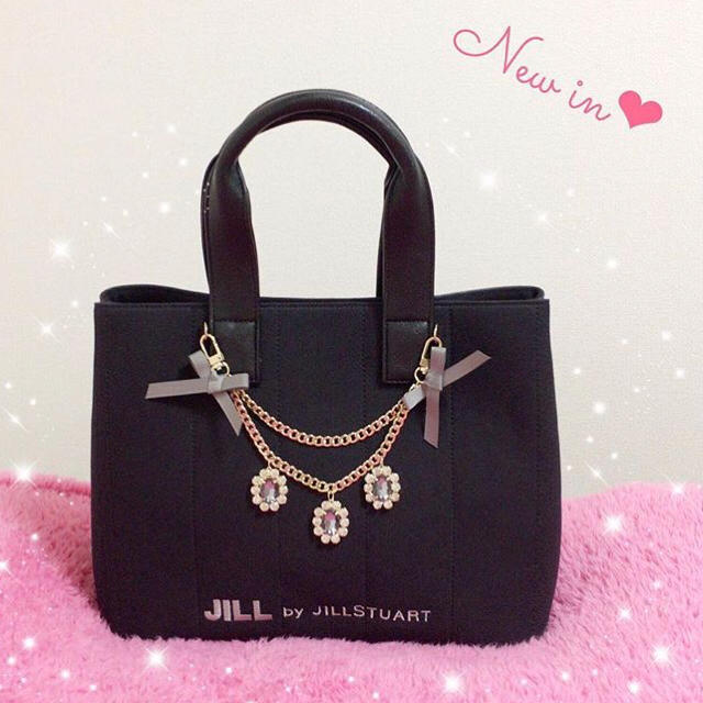 JILL by JILLSTUART(ジルバイジルスチュアート)の💓ジルバイジルスチュアート💓ジュエルリボントートバッグ❤️✨ レディースのバッグ(トートバッグ)の商品写真