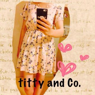 ティティアンドコー(titty&co)のtitty and Co.(ひざ丈ワンピース)