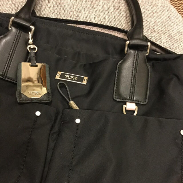 TUMI(トゥミ)のTUMI ショルダーバッグ ブラック メンズのバッグ(ショルダーバッグ)の商品写真
