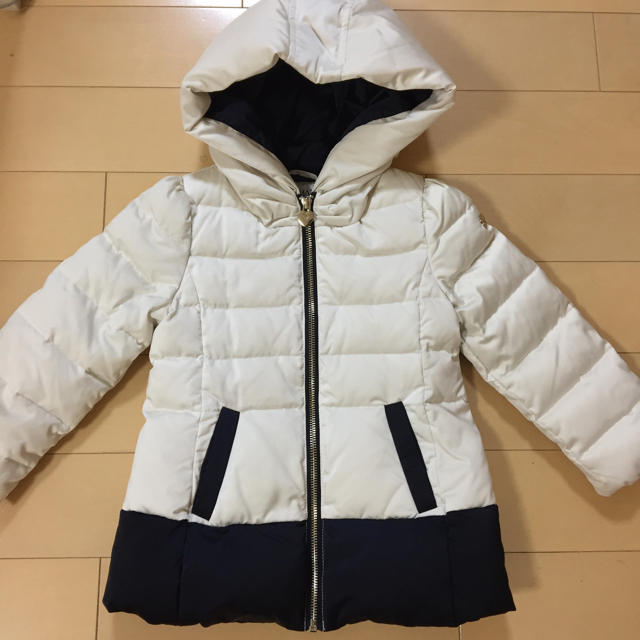 ARMANI JUNIOR(アルマーニ ジュニア)のファシル様専用☆極美品☆アルマーニジュニア ダウンコート キッズ/ベビー/マタニティのキッズ服女の子用(90cm~)(コート)の商品写真