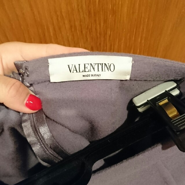 VALENTINO(ヴァレンティノ)のSale！新品VALENTINO ウールカシミアスカート レディースのスカート(ミニスカート)の商品写真