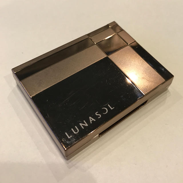 LUNASOL(ルナソル)の未使用  箱なし LUNASOL ルナソル チーク オレンジピンク系 コスメ/美容のベースメイク/化粧品(チーク)の商品写真