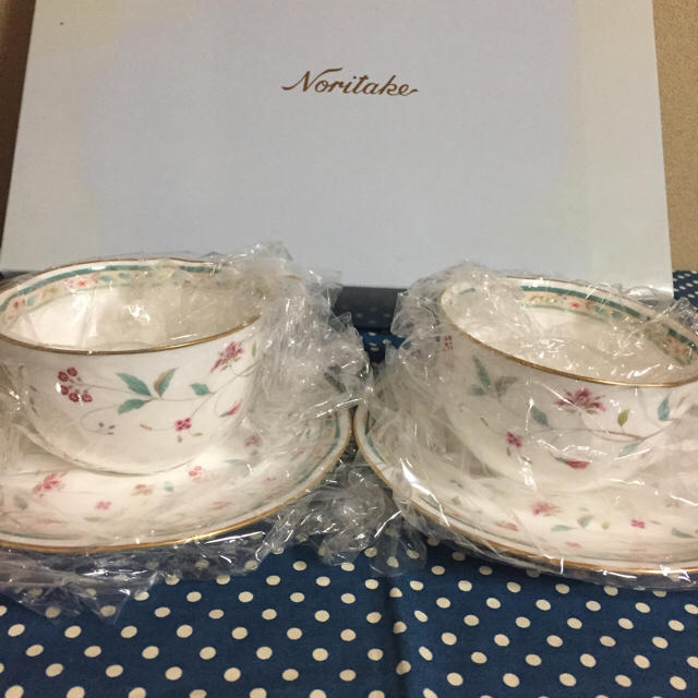 Noritake(ノリタケ)の★ ゆー。 様専用 ノリタケ 花更紗 カップ&ソーサー ２客 インテリア/住まい/日用品のキッチン/食器(食器)の商品写真