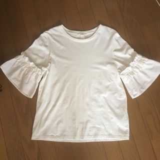 エイチアンドエム(H&M)のH&M 袖フリルTシャツ 最終お値下げ♪(Tシャツ(半袖/袖なし))