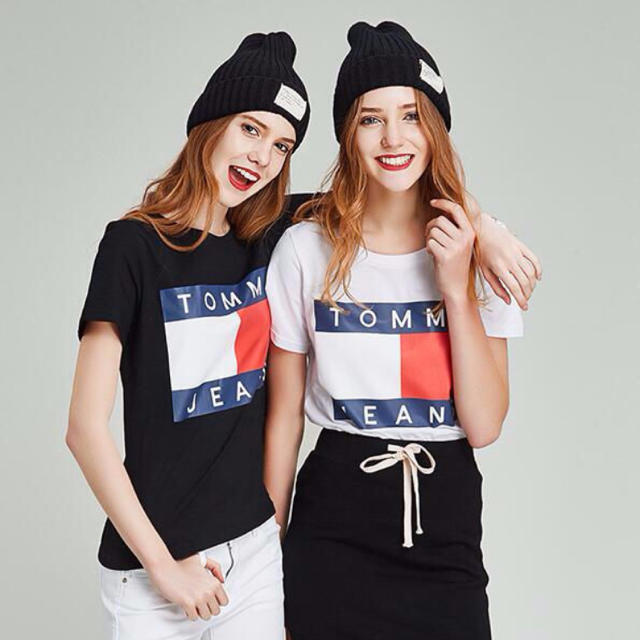 TOMMY HILFIGER(トミーヒルフィガー)のTOMY HILFIGER 大人気 Tシャツ レディースのトップス(Tシャツ(半袖/袖なし))の商品写真