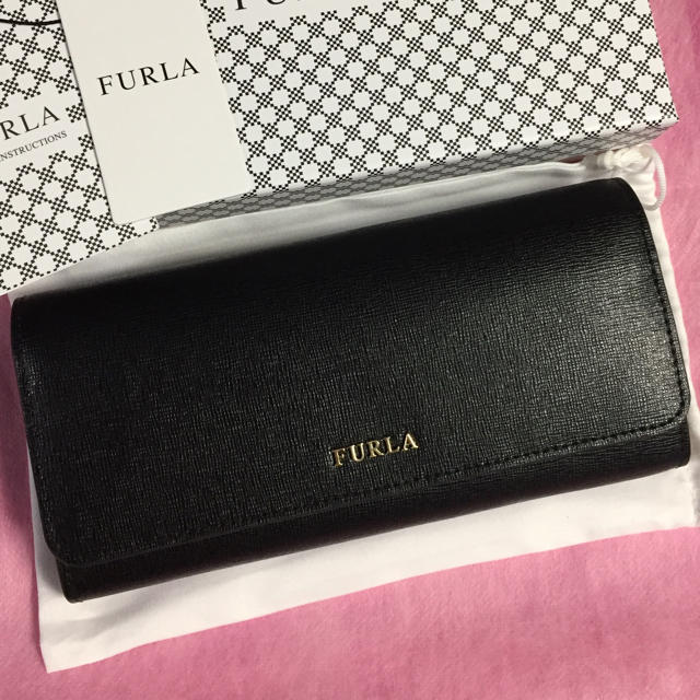 ロゴが金具で高級感アップ✨新品 フルラ 長財布 ブラック 二つ折り 未